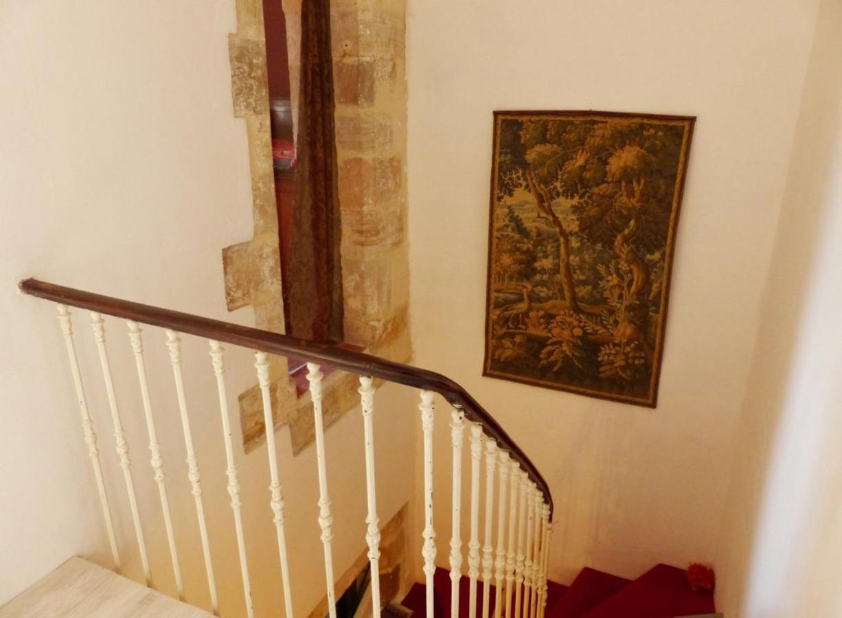 Logis De La Meschaussee, Dans Donjon Du Xie Siecle Canet  Экстерьер фото