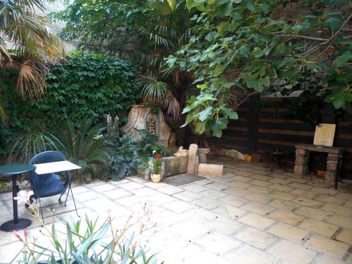 Logis De La Meschaussee, Dans Donjon Du Xie Siecle Canet  Экстерьер фото