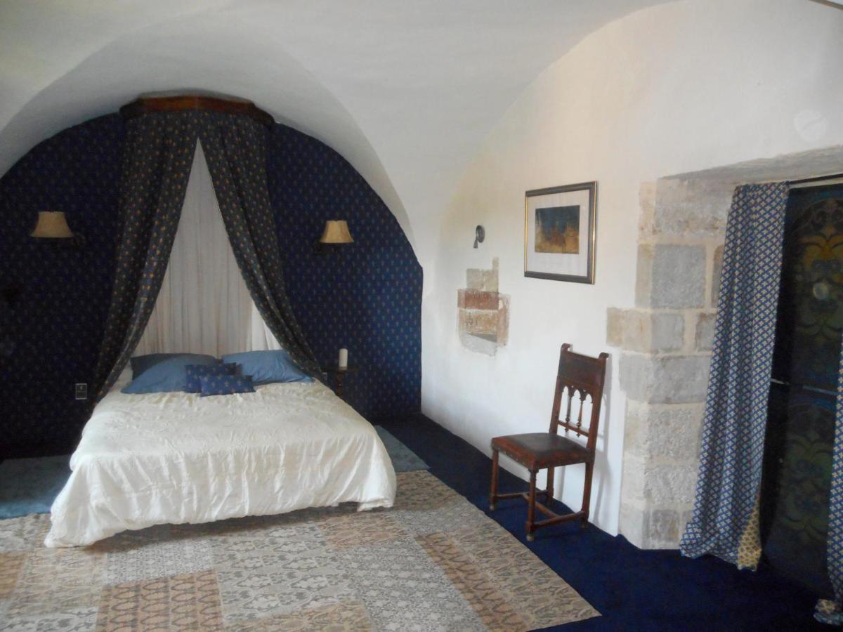 Logis De La Meschaussee, Dans Donjon Du Xie Siecle Canet  Экстерьер фото