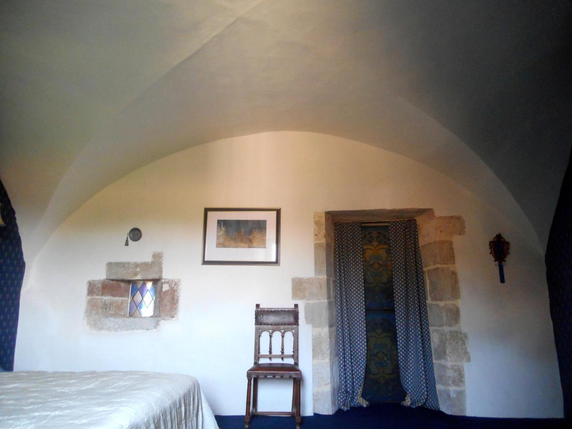 Logis De La Meschaussee, Dans Donjon Du Xie Siecle Canet  Экстерьер фото